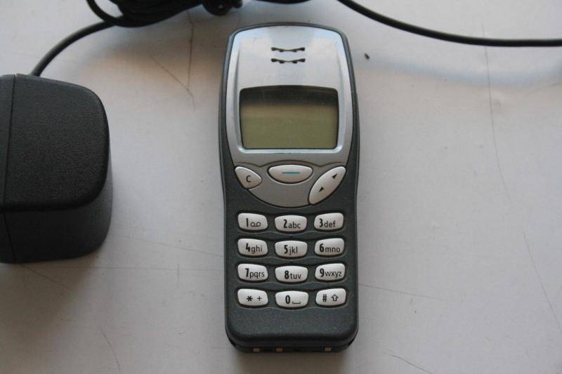 Nokia 3210 Orjinal Nostalji KOLLEKSİYONLUK CEP TELEFONU DETAYLAR ACIKLAMADA  (ANTİK KOLİ 13